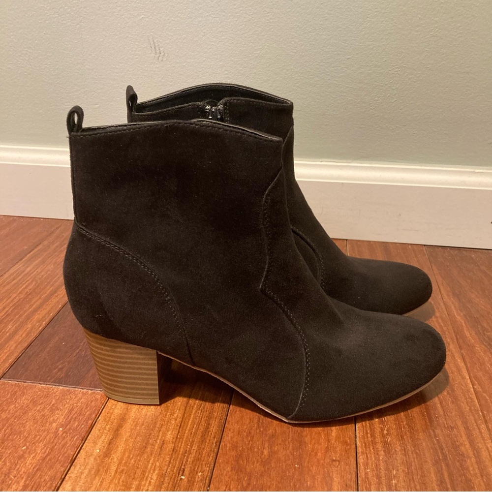 NWOT American Eagle Black Ankle Boots Booties Faux Suede 2.5 inch Heel Size 8.5 - Picture 4 of 13